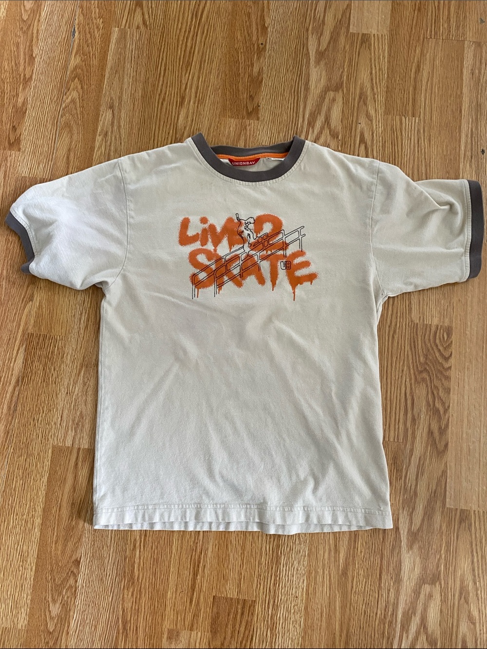 5 for $25! Vintage Unionbay Live to Skate Graphic T-Shirt
